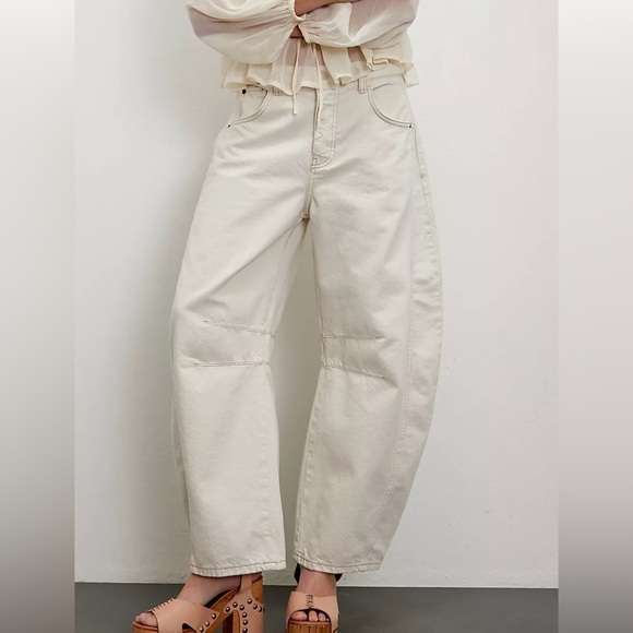 Free People Good Luck Mid Rise Barrel Jeans. Color milk. Size 25 - Picture 1 of 7